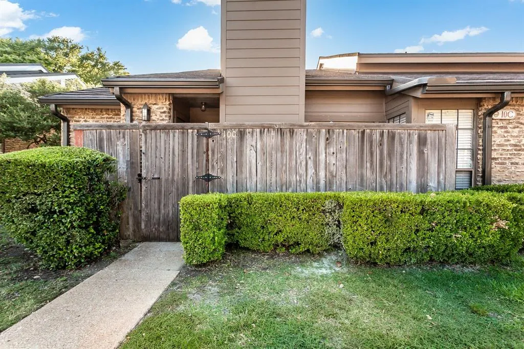 333 Melrose Drive, #10C
