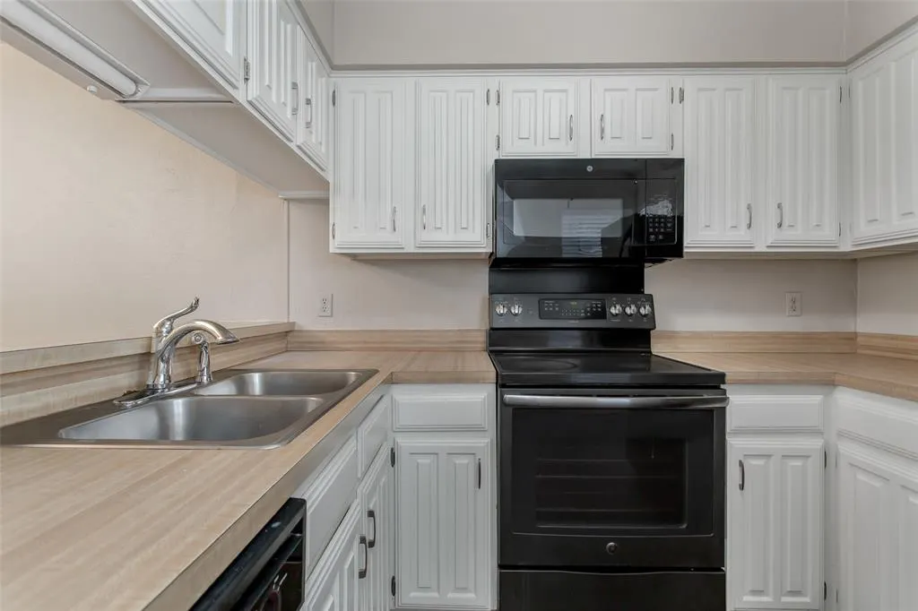 333 Melrose Drive, #10C