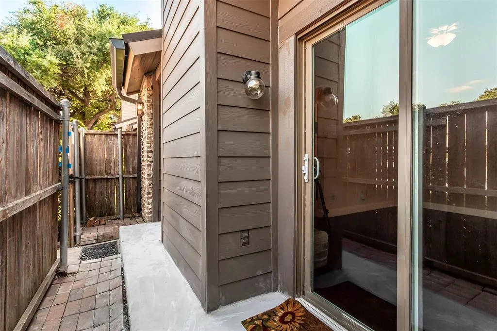 333 Melrose Drive, #10C
