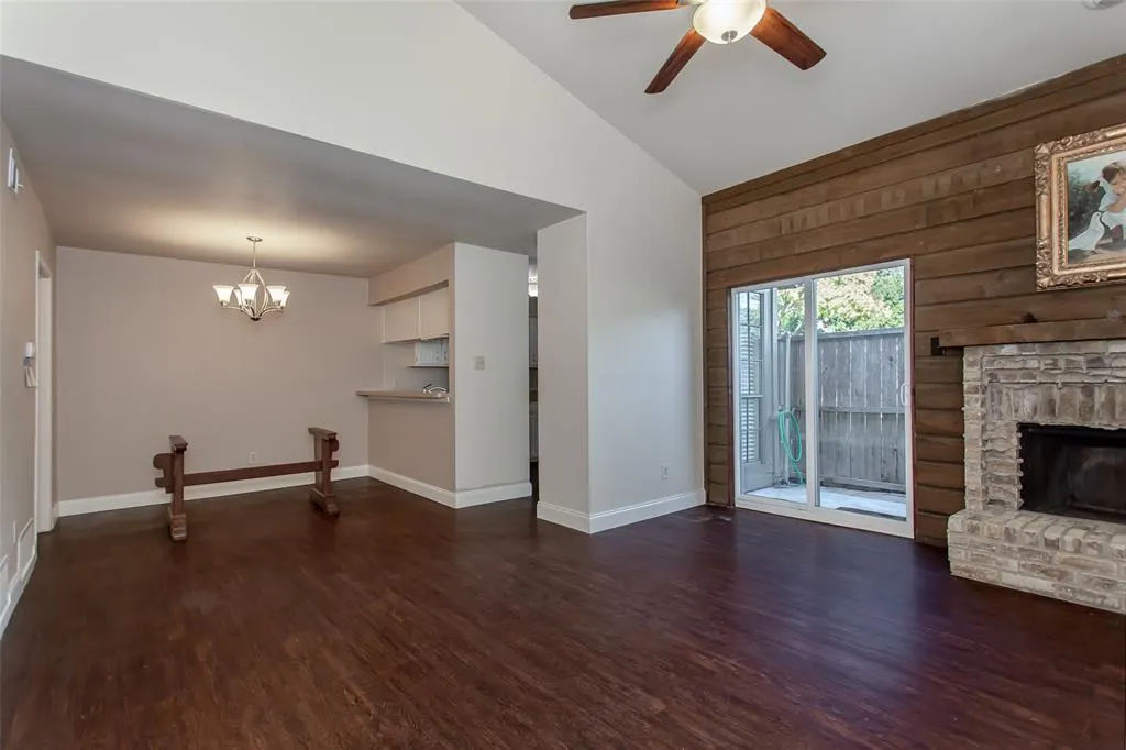 333 Melrose Drive, #10C