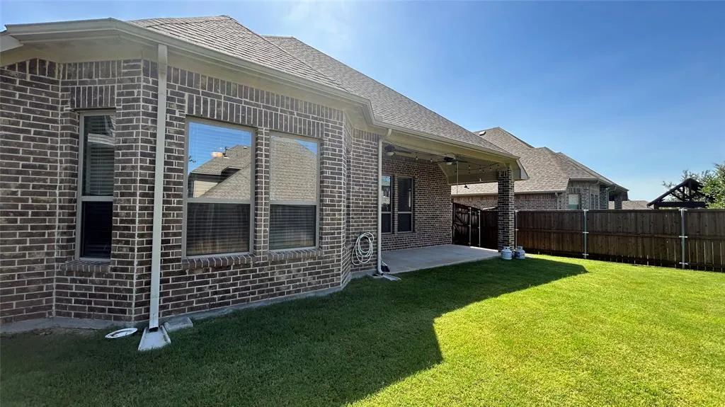 2217 Newton Lane