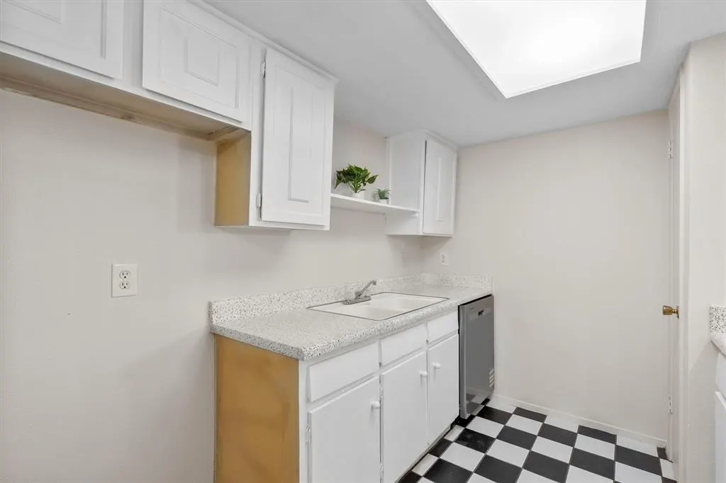 5935 Harvest Hill Road, #1096