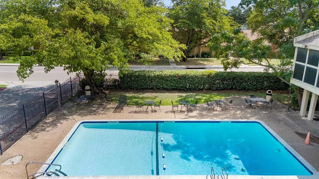 5935 Harvest Hill Road, #1096