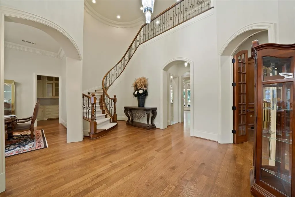 3084 Seneca Drive