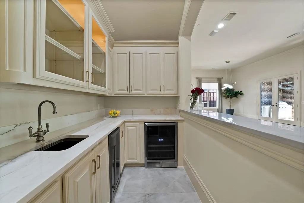 3084 Seneca Drive