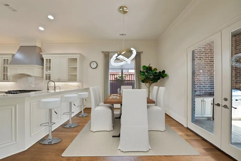 3084 Seneca Drive