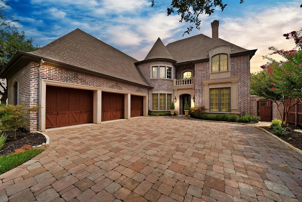 3084 Seneca Drive