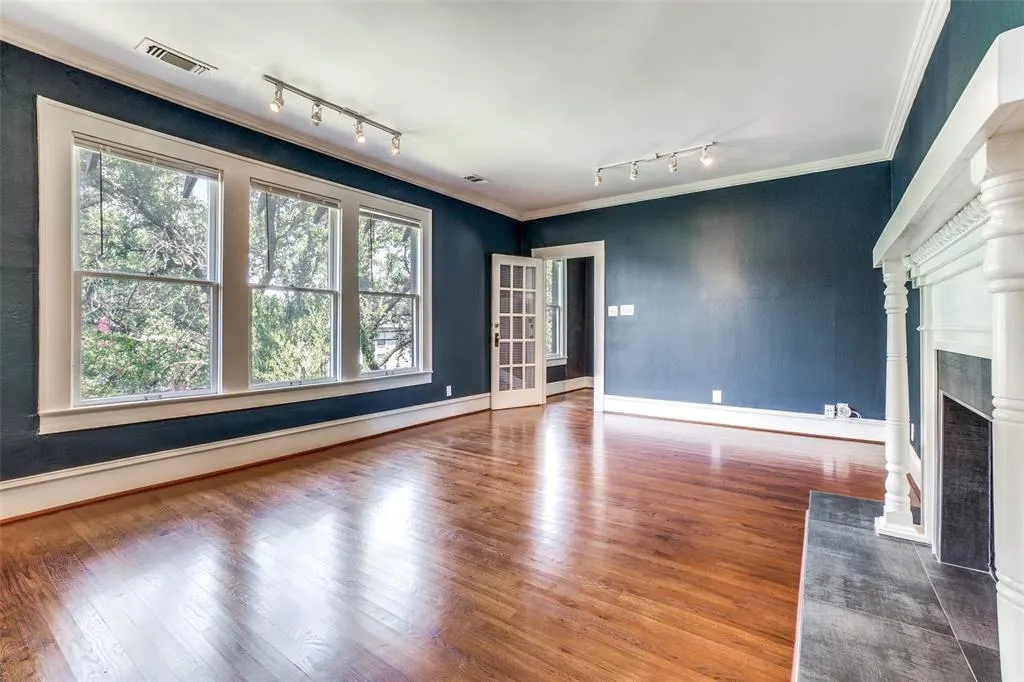 4130 Bowser Avenue