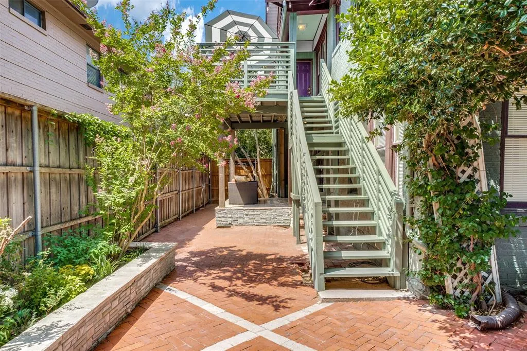 4130 Bowser Avenue