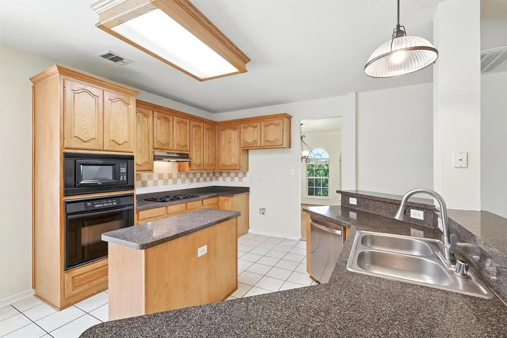 1405 Kingsley Drive