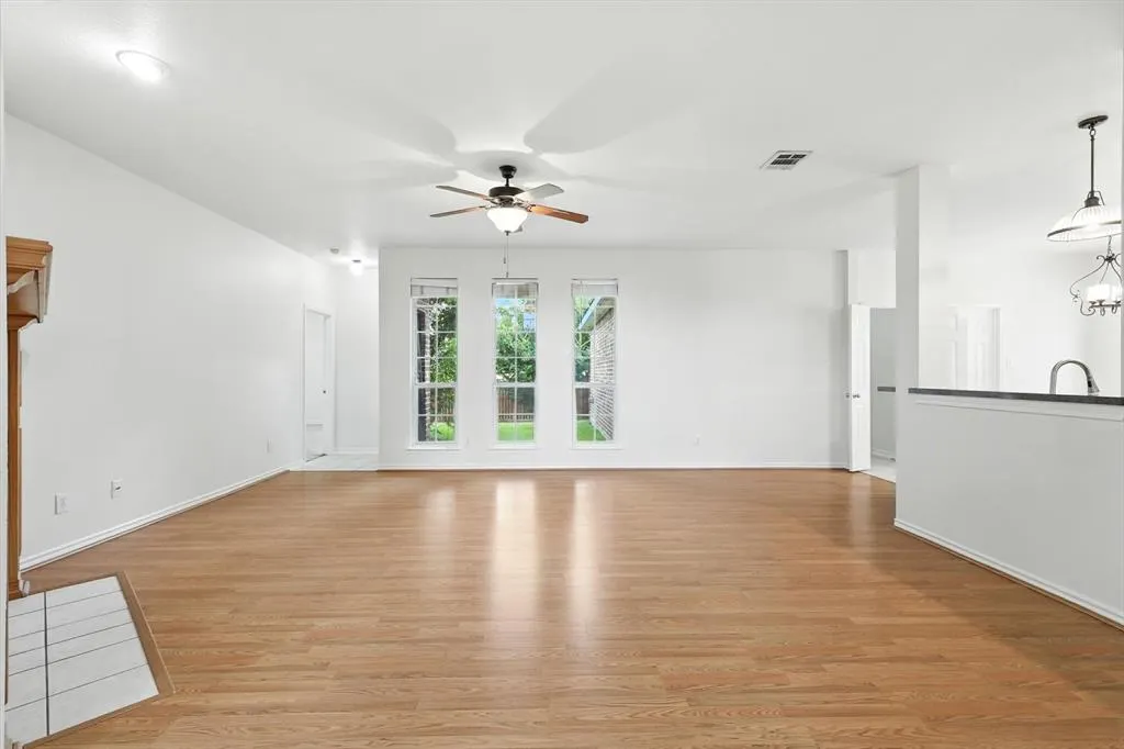 1405 Kingsley Drive
