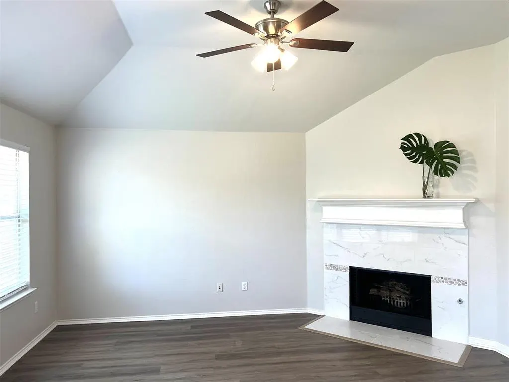 9309 Norfolk Lane