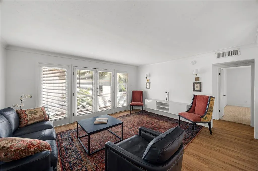 5907 E University Boulevard, #201