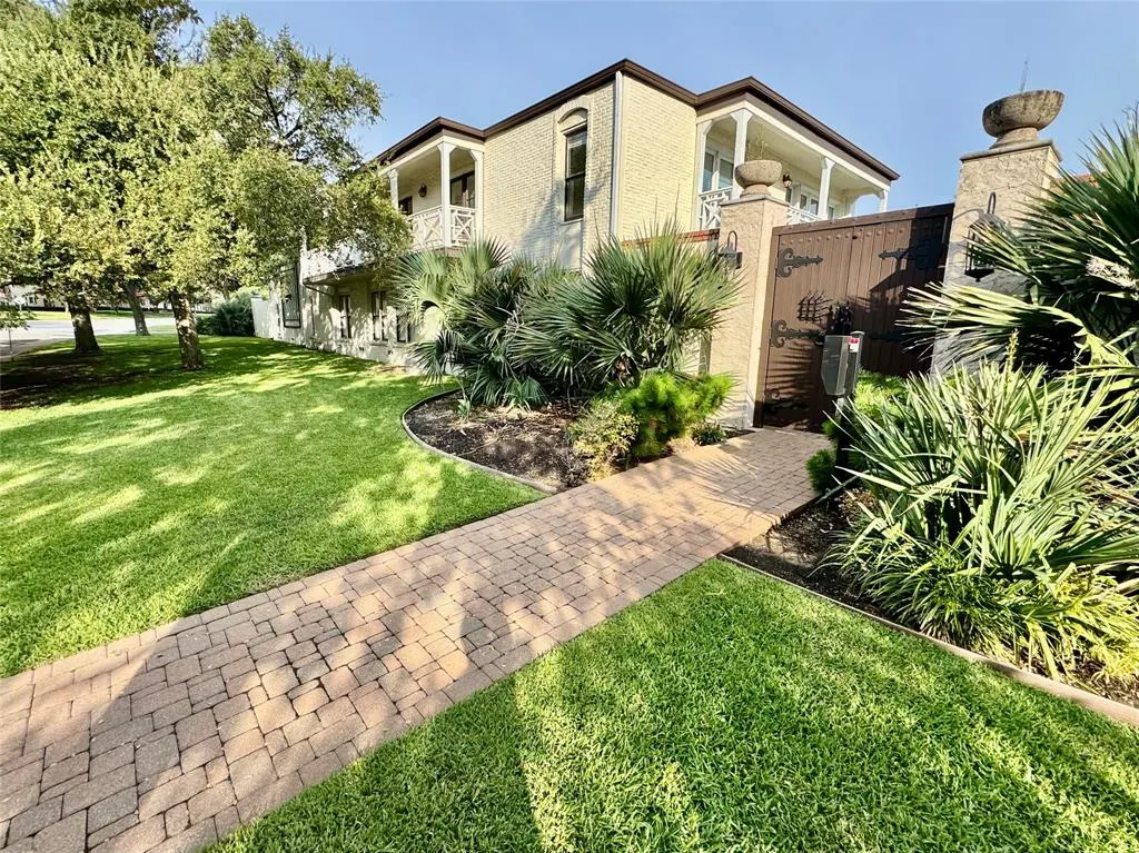 5907 E University Boulevard, #201