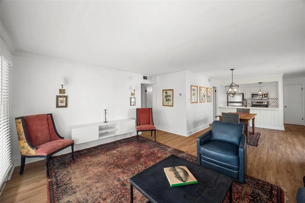5907 E University Boulevard, #201