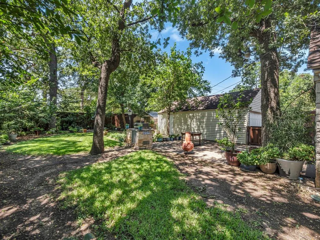 1531 Cedar Hill Avenue