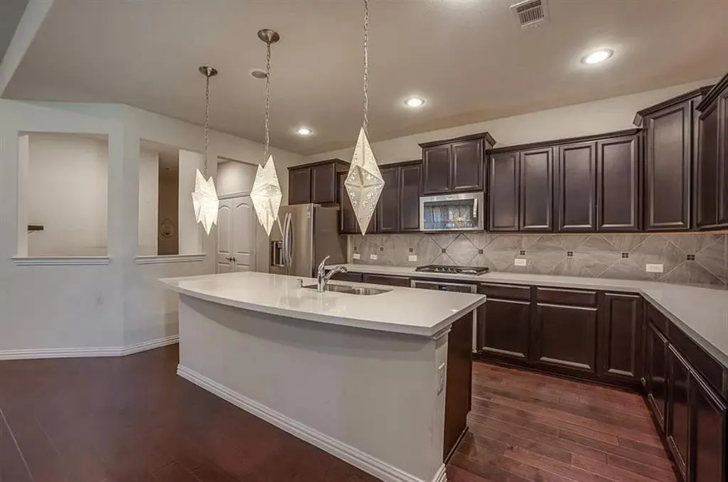 2345 Olivia Lane