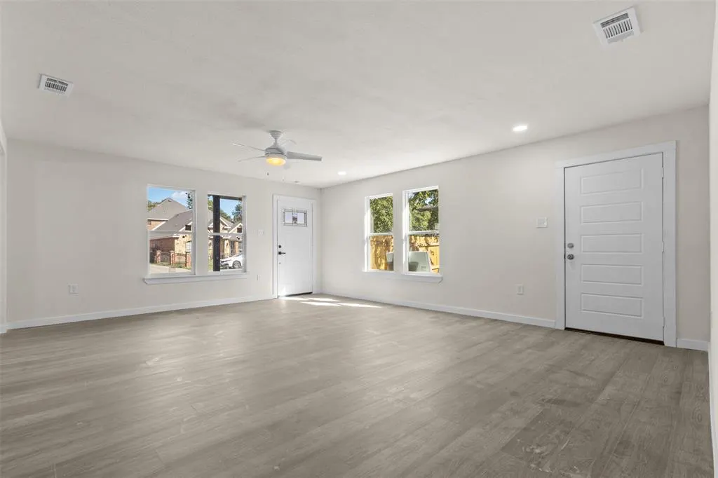 2627 Seevers Avenue