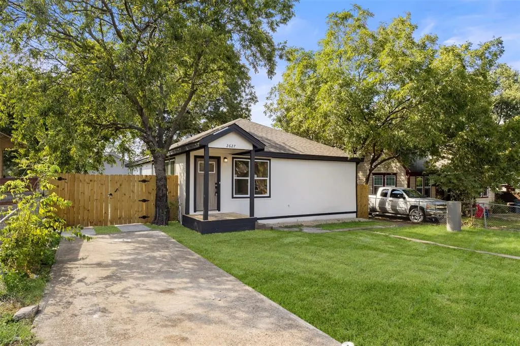 2627 Seevers Avenue