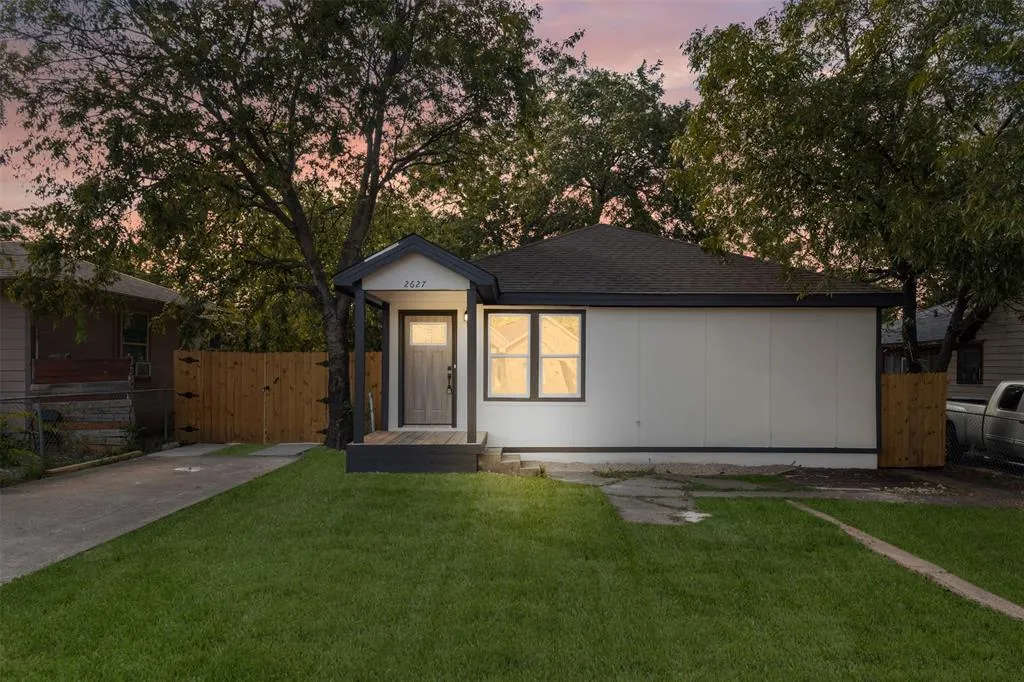 2627 Seevers Avenue