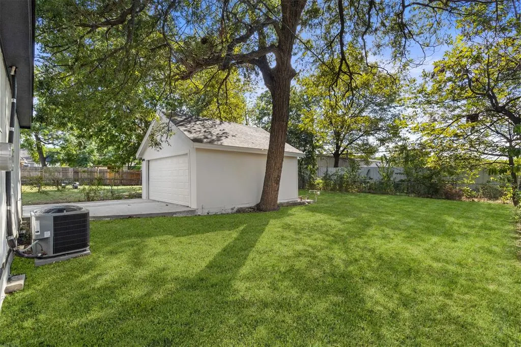 2627 Seevers Avenue