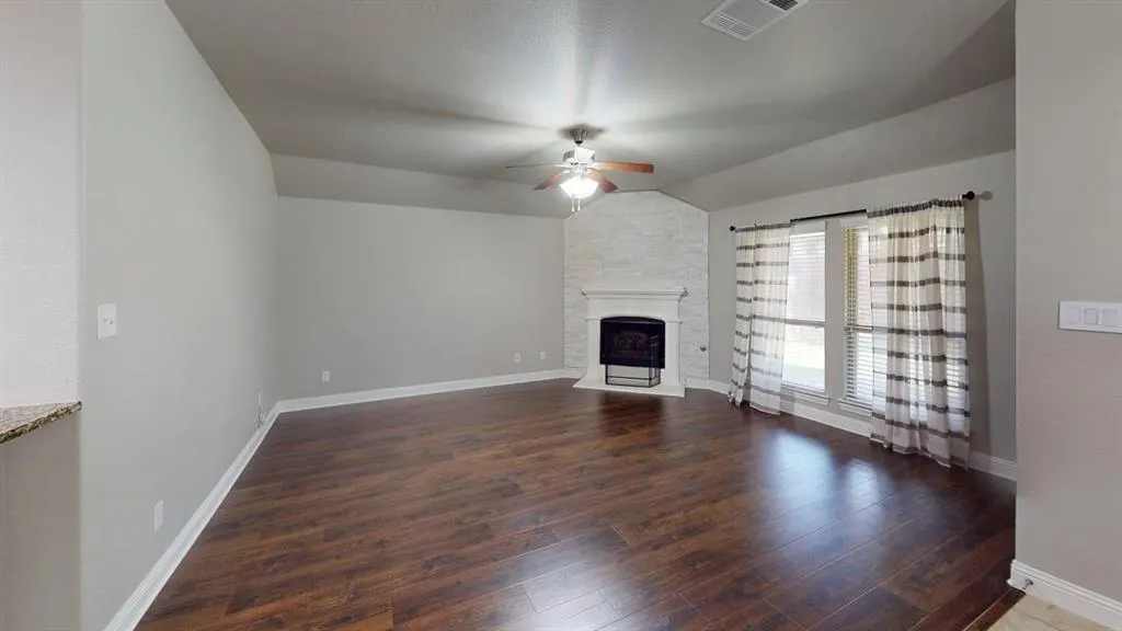 15605 Leadenhall Street