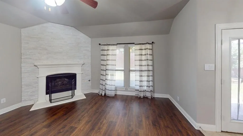 15605 Leadenhall Street
