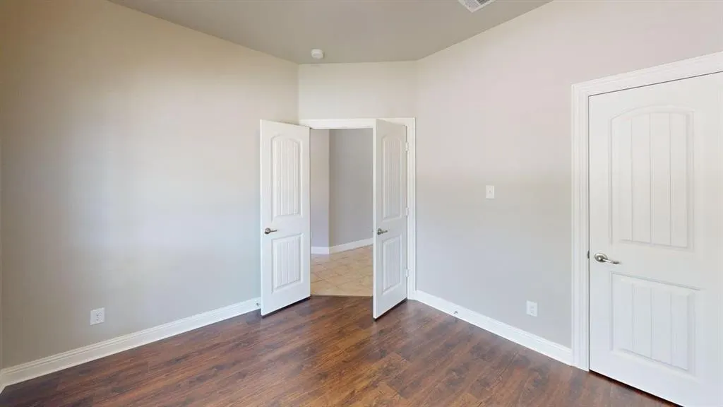 15605 Leadenhall Street