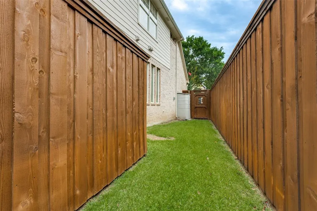 1641 Crockett Drive
