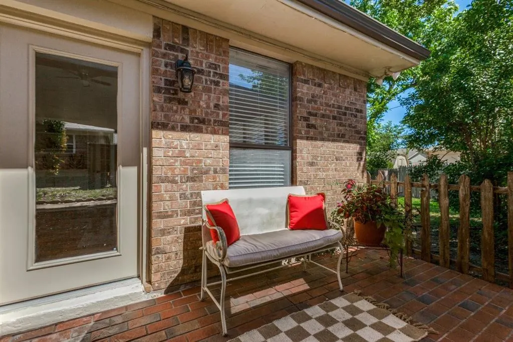405 Lawndale Drive
