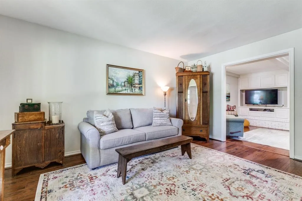 405 Lawndale Drive