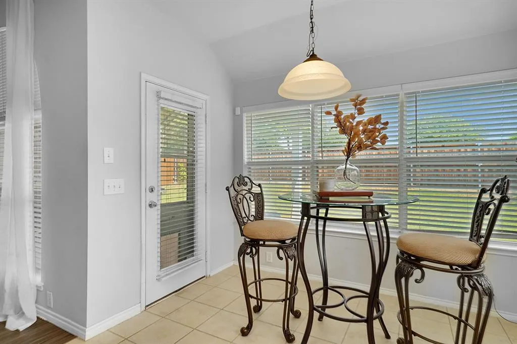 2609 Cowboy Trail