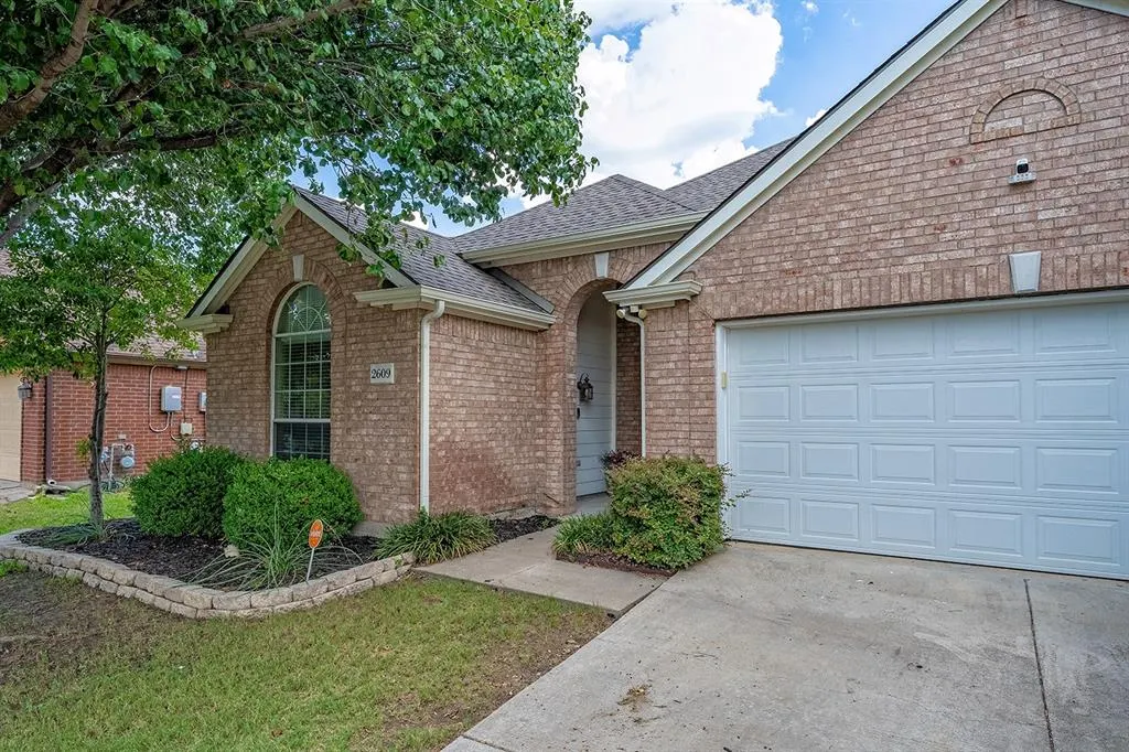 2609 Cowboy Trail