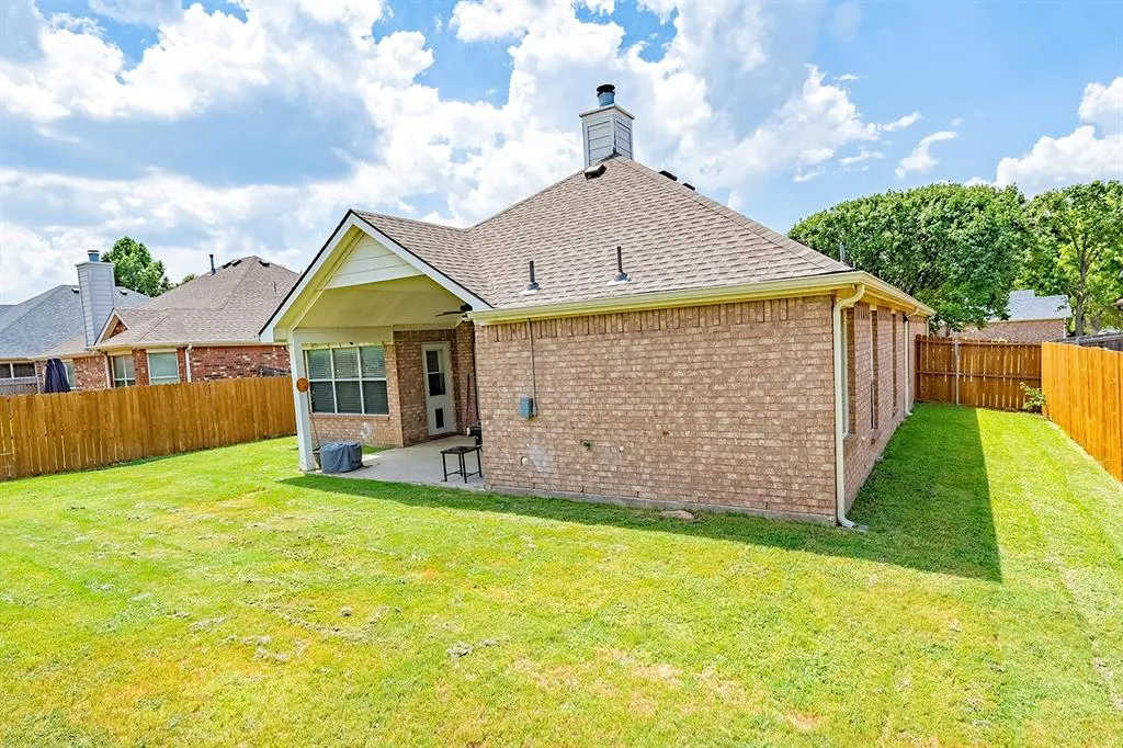 2609 Cowboy Trail