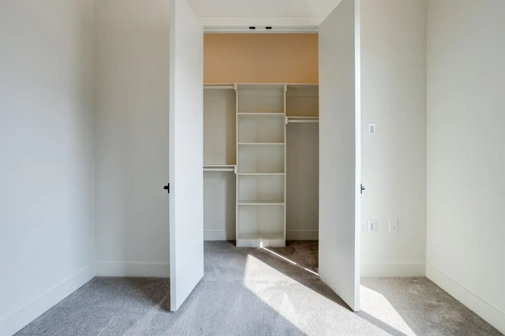 5609 Live Oak Street, #202