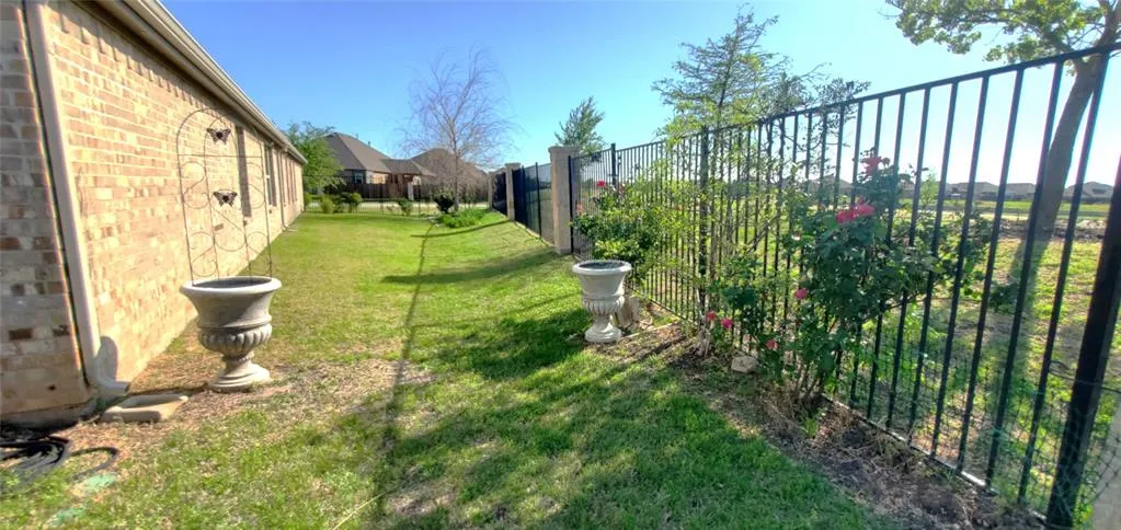 1107 Brooklyn Drive