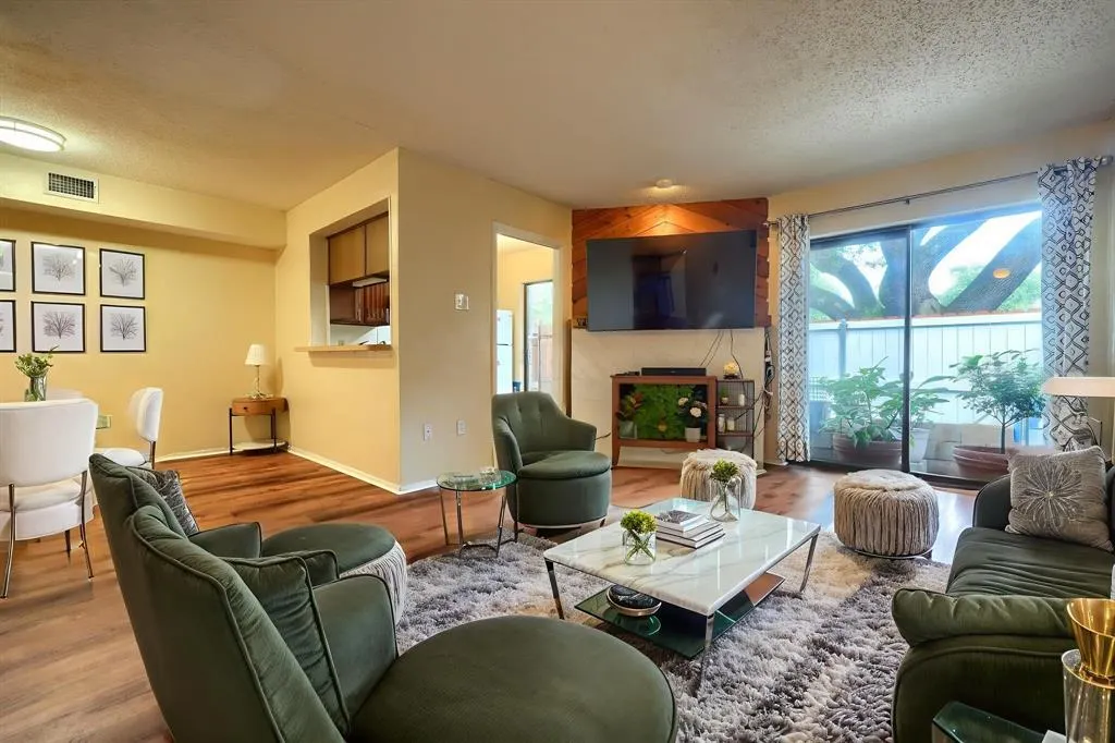 891 Dublin Drive, #3