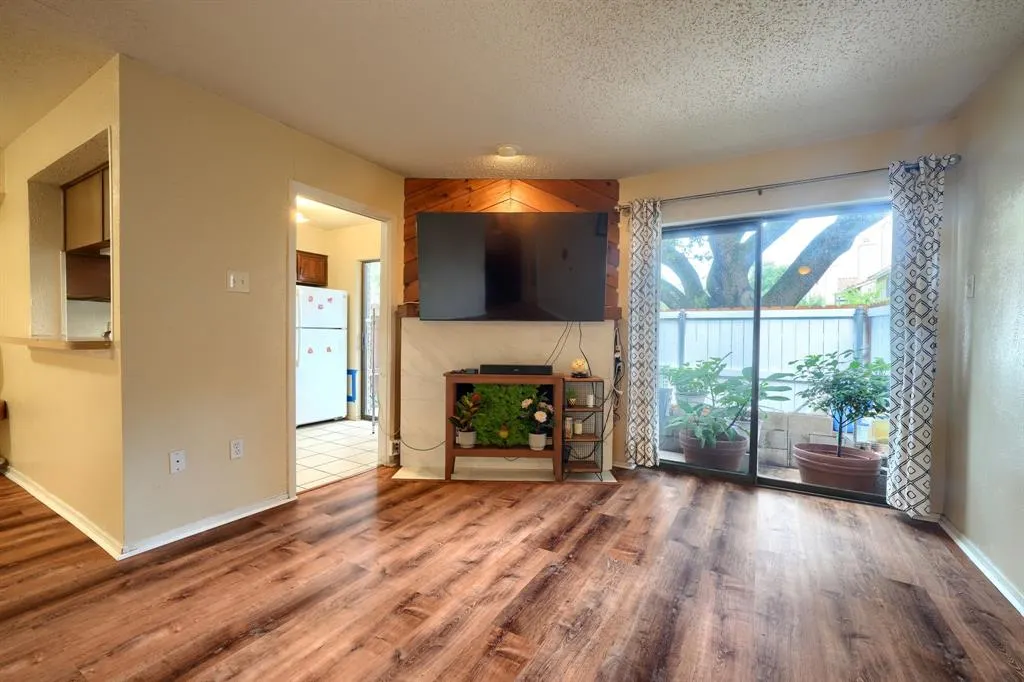 891 Dublin Drive, #3