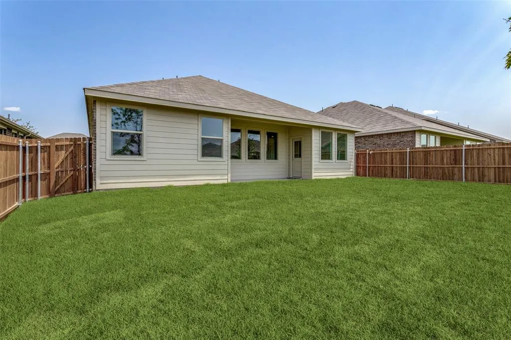3313 Swift Fox Way