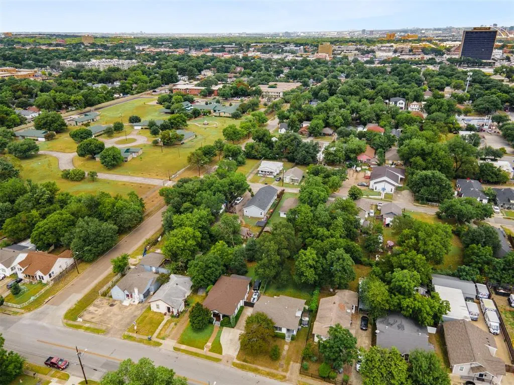 230 W Jerden Lane