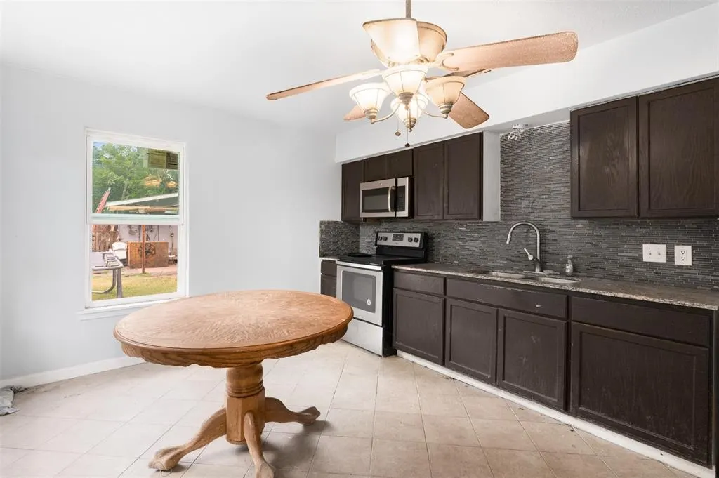 230 W Jerden Lane