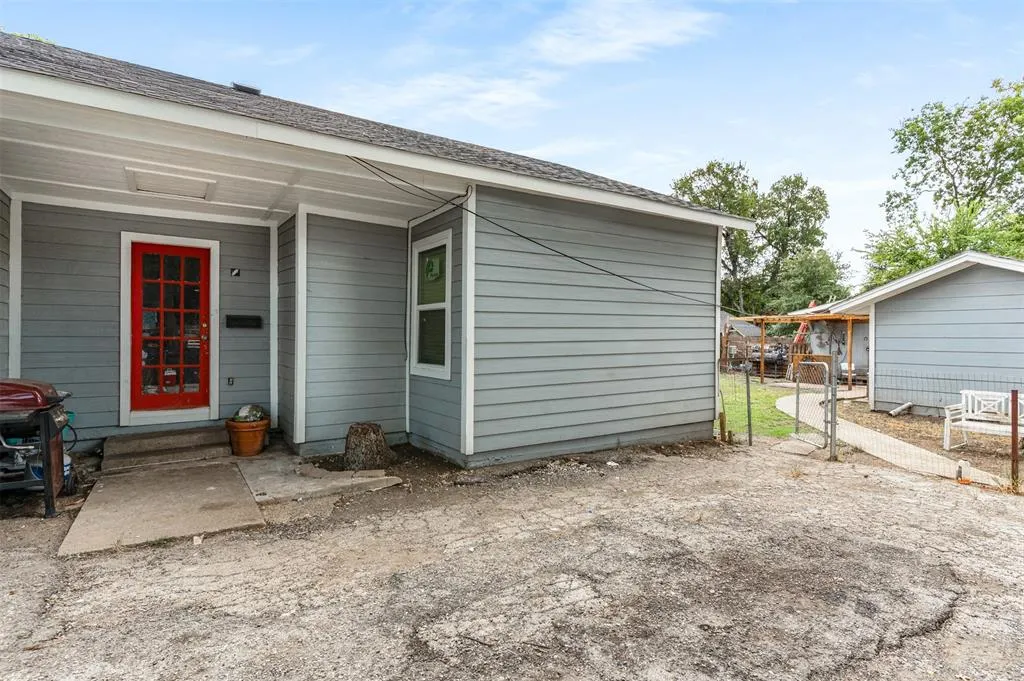 230 W Jerden Lane