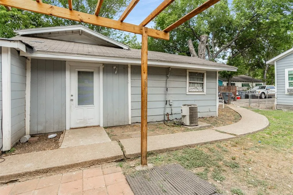 230 W Jerden Lane