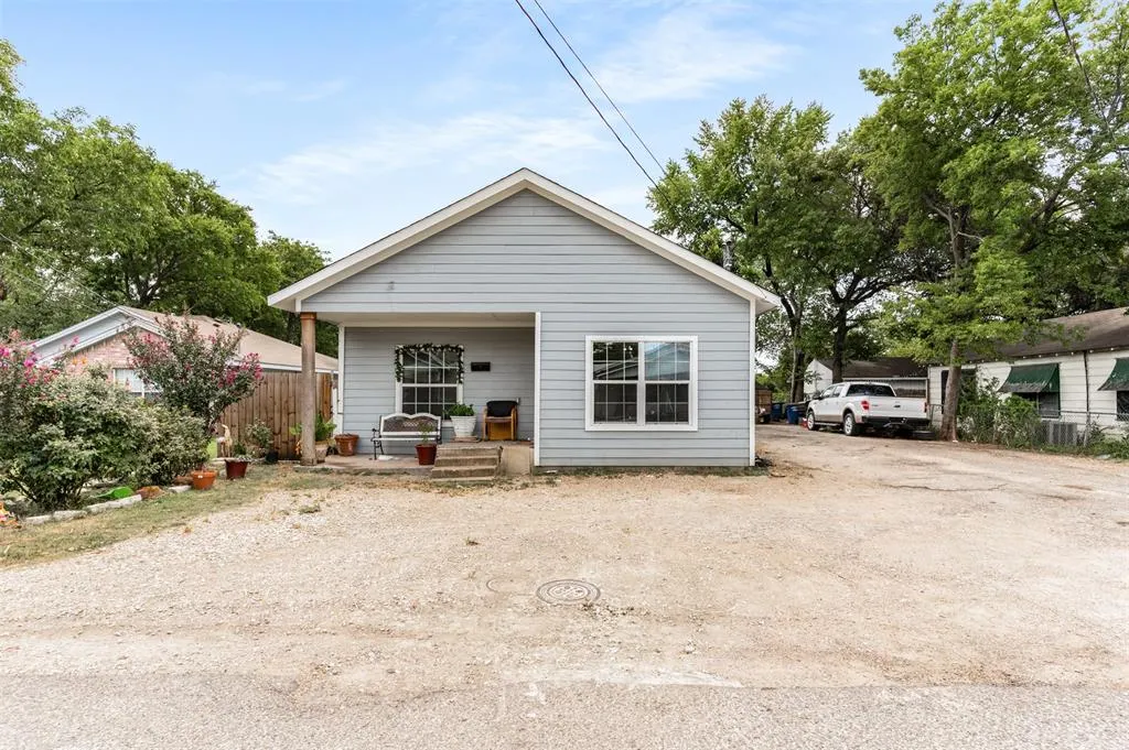 230 W Jerden Lane