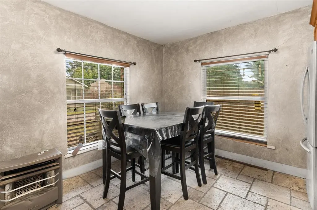 230 W Jerden Lane