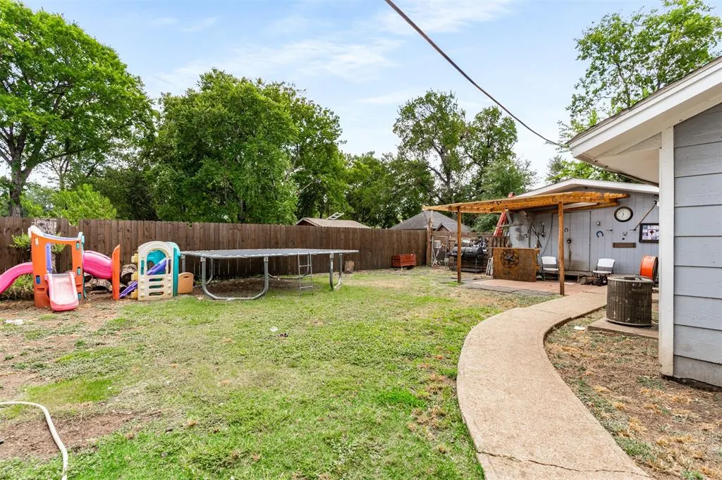 230 W Jerden Lane