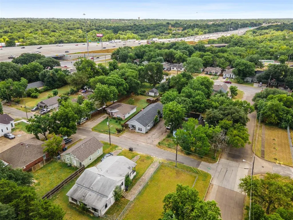 230 W Jerden Lane