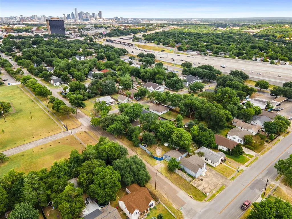 230 W Jerden Lane