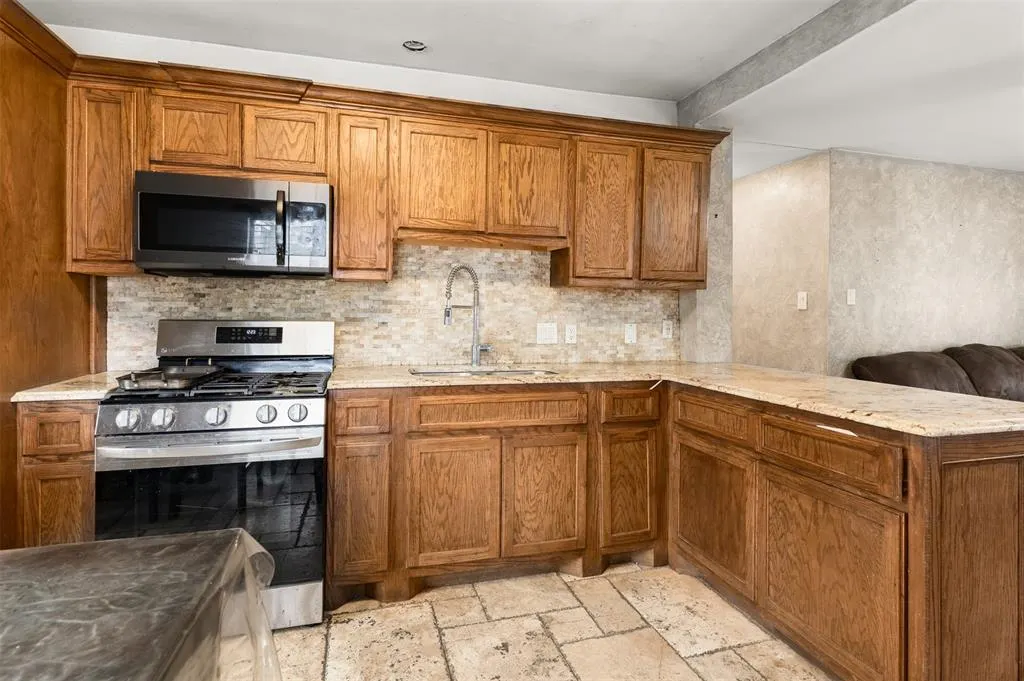 230 W Jerden Lane