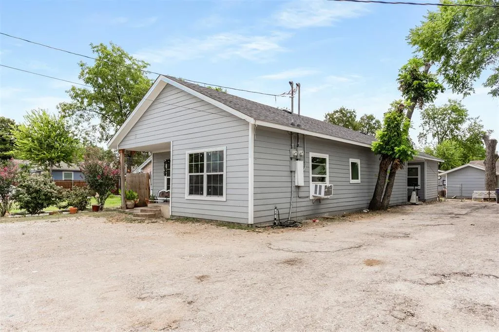 230 W Jerden Lane